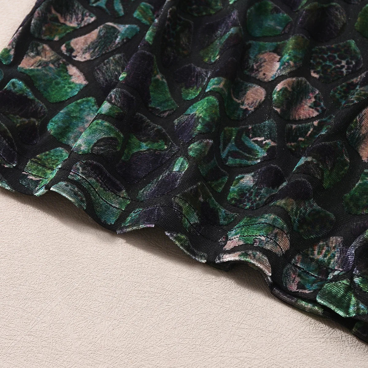 Green Contrasting Color Halter Neck Backless Jumpsuit